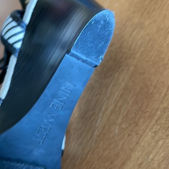 Nine West Ankle Strapped Wedges Size 8 - Picture 11 of 11